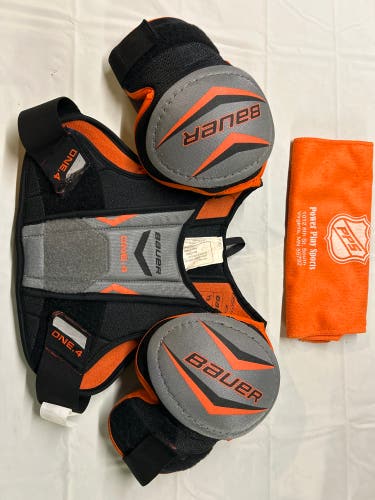 Bauer One.4 Shoulder Pad Youth Large