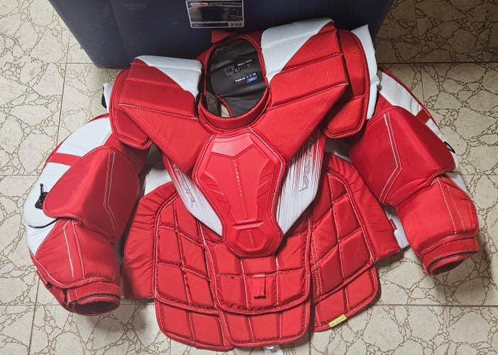 Used Small Bauer Hyperlite 2 Goalie Chest Protector