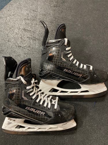 Used Bauer Size 8 Supreme Mach Hockey Skates