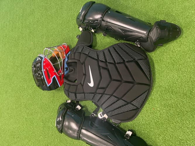 Lightly used Adult Nike Catchers Gear
