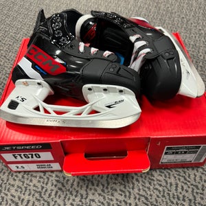 CCM Jetspeed FT670 size 2.5 Regular width skates