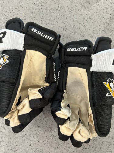 Used  Bauer 13" Vapor Pro Team Gloves