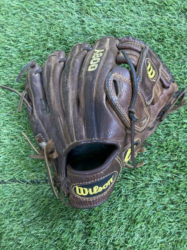 Brown Used Wilson A800 Right Hand Throw Outfield Baseball Glove 11.75"