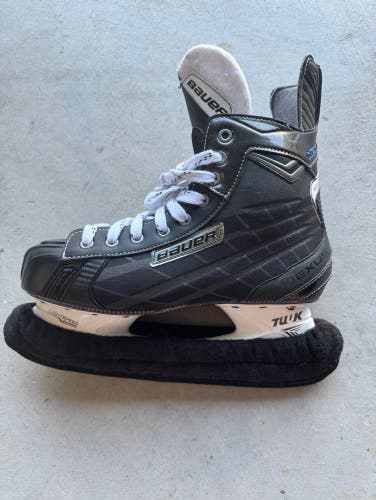 Used Senior Bauer Regular Width  9.5 Nexus 5000 Hockey Skates
