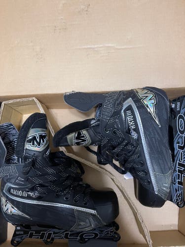 Used  Mission Regular Width Size 3.5 Axiom T9 Inline Skates