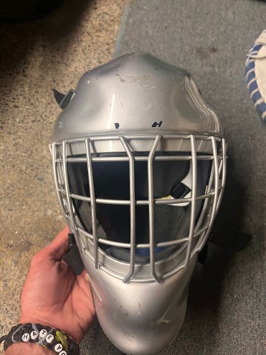 Used Junior Vaughn  VM 7400 Goalie Mask