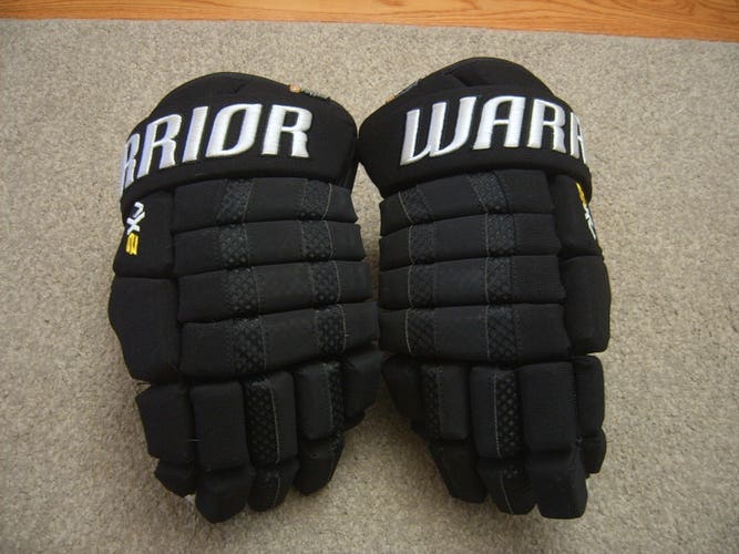 Hockey Gloves-Excellent Condition Warrior Dynasty AX2 Senior Hockey Gloves 14"