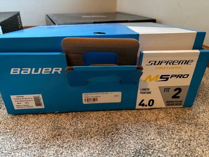 Used Intermediate Bauer Supreme M5 Pro Hockey Skates Size 4