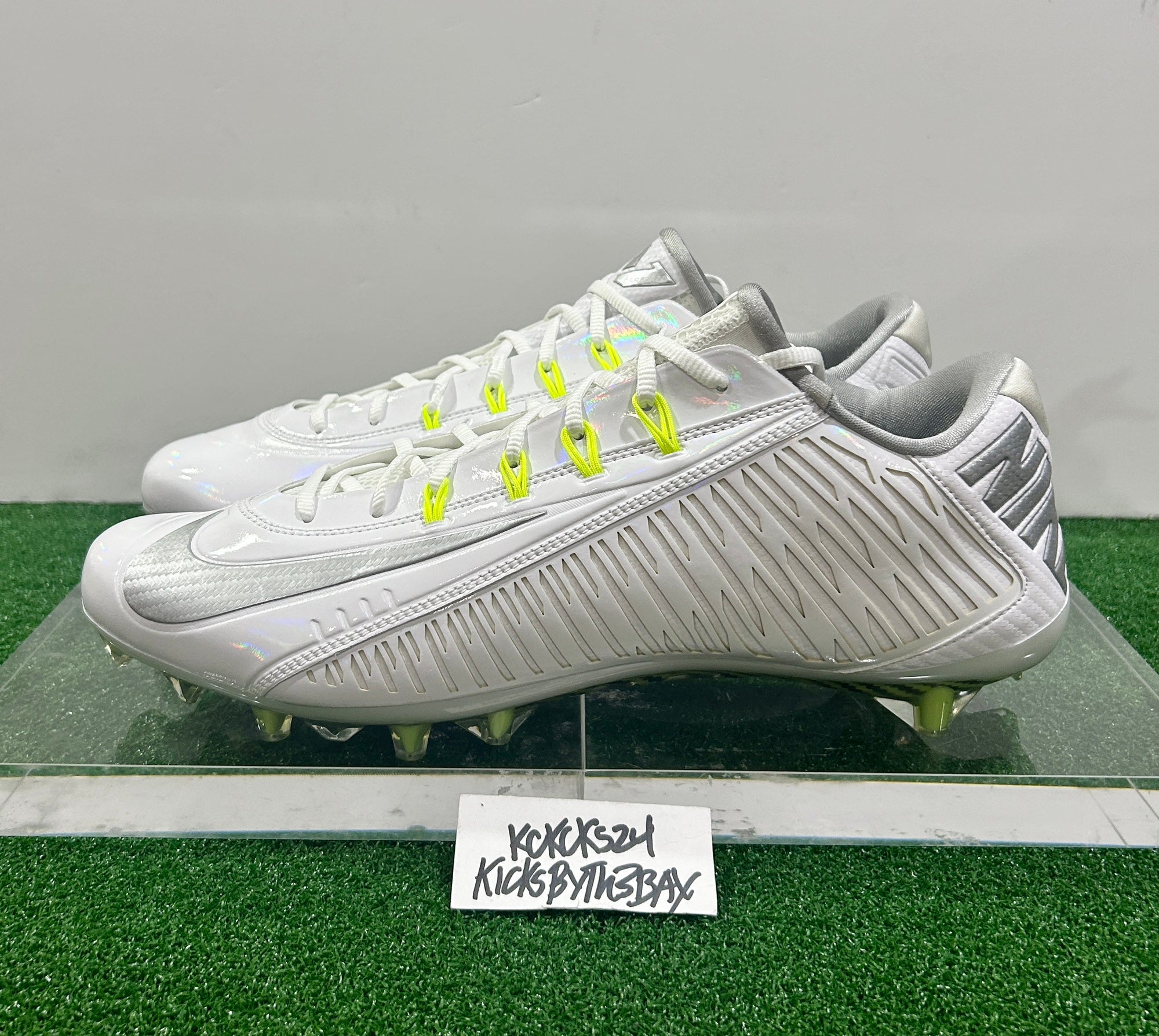 Nike Vapor Carbon Elite 2.0 TD Football Cleats White Size 13.5 Mens  631425-101 | SidelineSwap