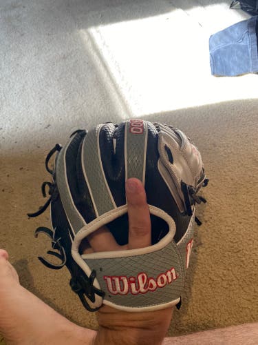 Wilson A2000  11.5