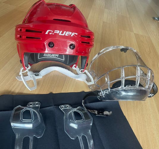 Bauer ReAkt 75 hockey helmet with Bauer Concept 3 mask