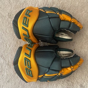 Ice Hockey Gloves