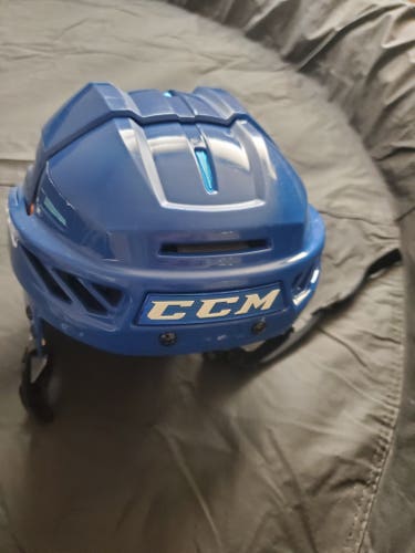Small CCM Fitlite 3DS Helmet