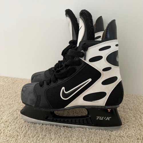Excellent Condition Nike Air Zoom Hockey Skates Black/White Senior Size 7