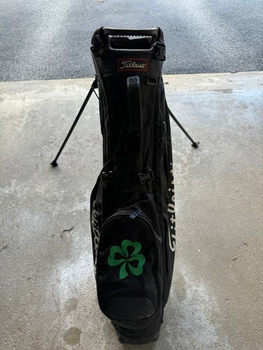 Used Titleist Shamrock Golf Bag