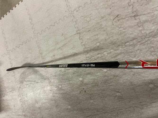 New Senior Bauer Right Handed P92  Vapor Hyperlite Hockey Stick