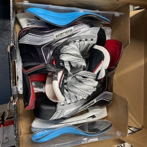 New Intermediate Bauer Extra Wide Width  Size 4 Vapor 1X Hockey Skates