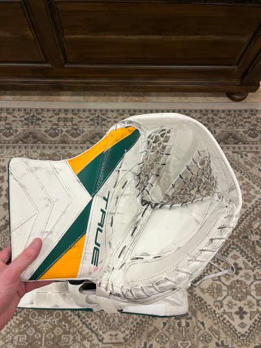 Custom True Catalyst PX3 Goalie Glove