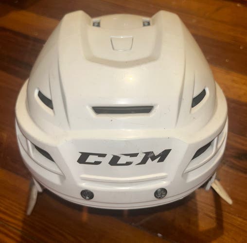 Used Senior Medium White CCM Resistance 100 Helmet