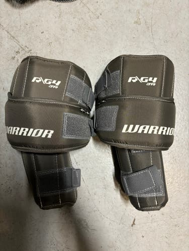 New Warrior Ritual RG4 Junior Goalie Knee Pads- With Bag