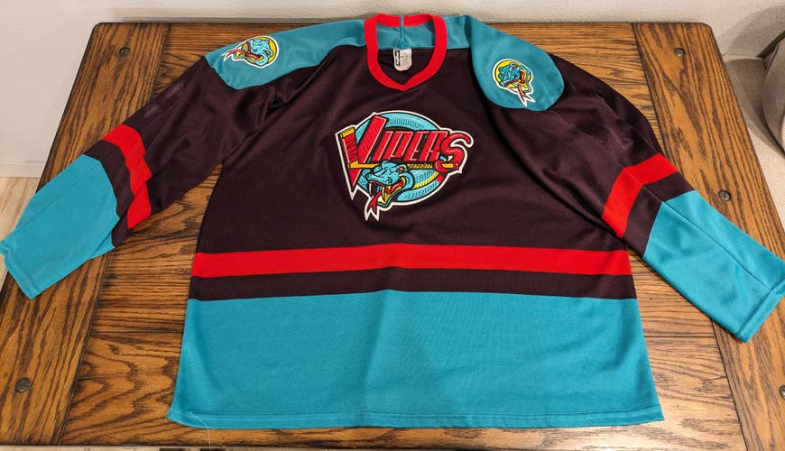 Used Detroit Vipers Jersey