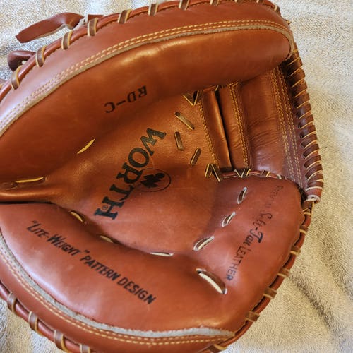 Worth Right Hand Throw Catcher's Red Dot Series RD-C Baseball Glove 33" Excellent Condition