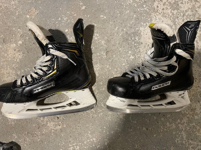 Used Senior Bauer Size 6 Supreme 2S Hockey Skates