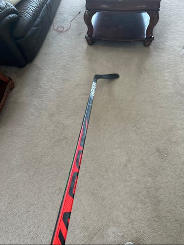 Used Senior Bauer Right Handed P28 Vapor ADV Hockey Stick (Flylite Wrapped)