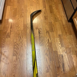 New Intermediate Bauer Vapor Hyperlite 2 Left Hand Hockey Stick P88