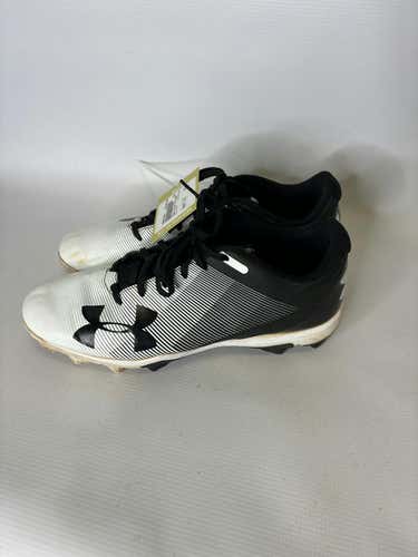 Used Under Armour B W Cleat Youth 11.0 Baseball And Softball Cleats