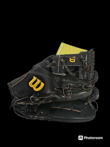 Used Wilson A2000 11 1 2" Infielders Glove