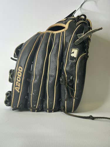 Used Wilson Wilson A2000 Pro Stock 12 3 4" Fielders Gloves