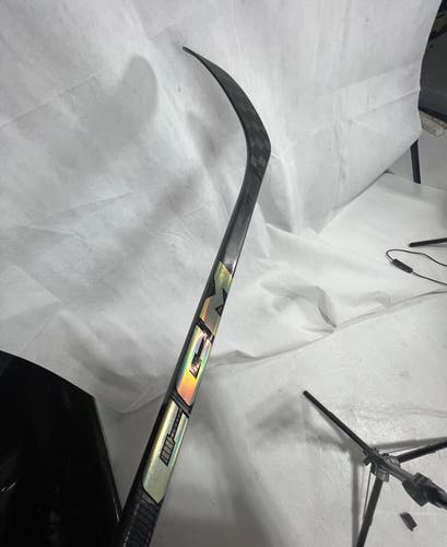 Senior New Right Hand CCM FT Ghost Hockey Stick P28 75 Flex (2)