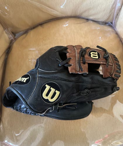 Used  Infield 11.75" A2000 Baseball Glove