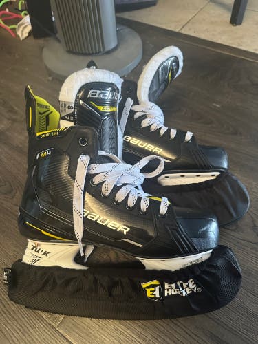 New Senior Bauer Wide Width   8 Supreme M4 Hockey Skates