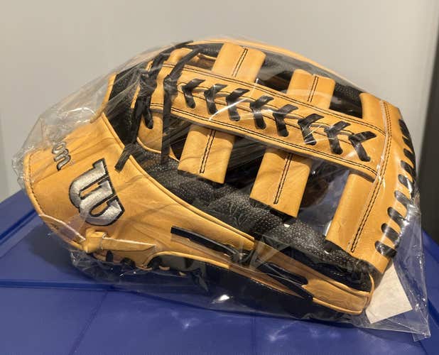 NEW W/ TAGS Wilson A2K SuperSkin 1810 12.75" Baseball Glove: Right Hand Thrower