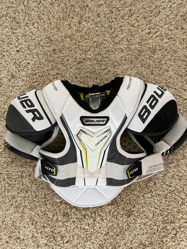 Used Small Bauer Supreme S170 Shoulder Pads