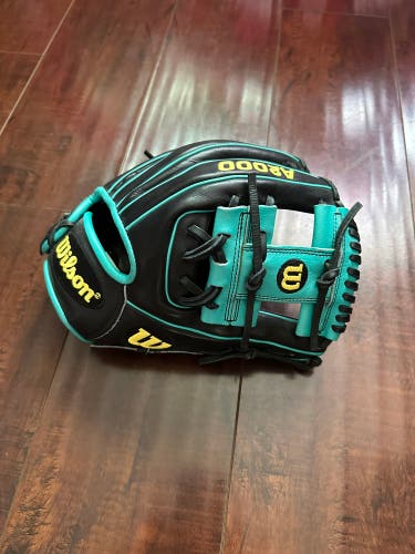 Used  Infield 11.5" A2000 H2R Baseball Glove