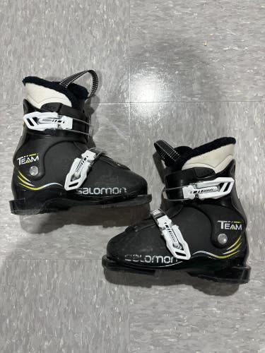 Used Kid's Salomon Team Ski Boots 247mm