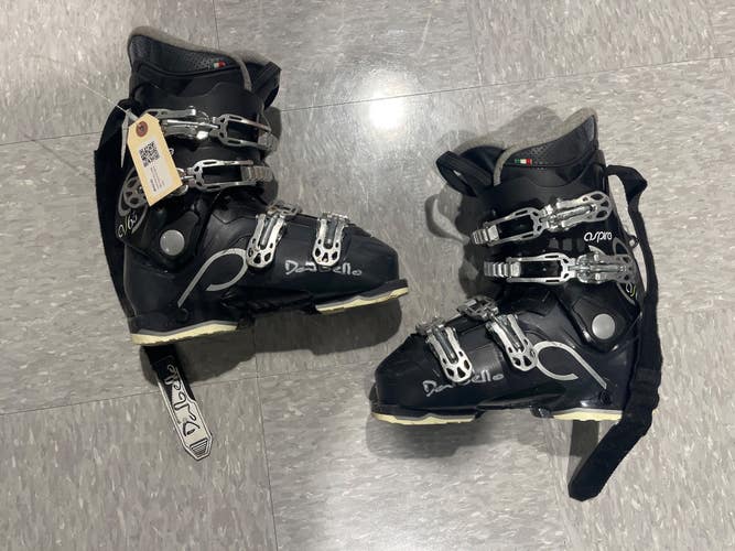 Used Women's Dalbello Aspire 65 Ski Boots