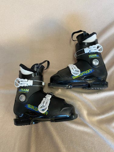 Used Kid's Salomon Team Ski Boots
