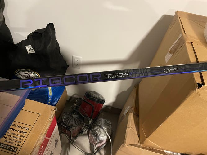 New Senior CCM Left Hand P28 Pro Stock RibCor Trigger 7 Pro Hockey Stick