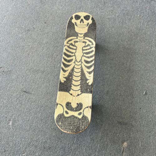Used Skeleton Regular Complete Skateboards