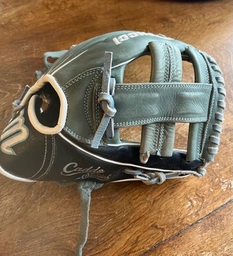 Marucci Caddo youth girls glove