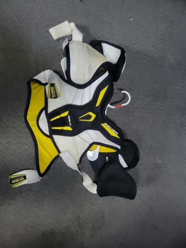 Used Bauer One 40 Sp Md Hockey Shoulder Pads