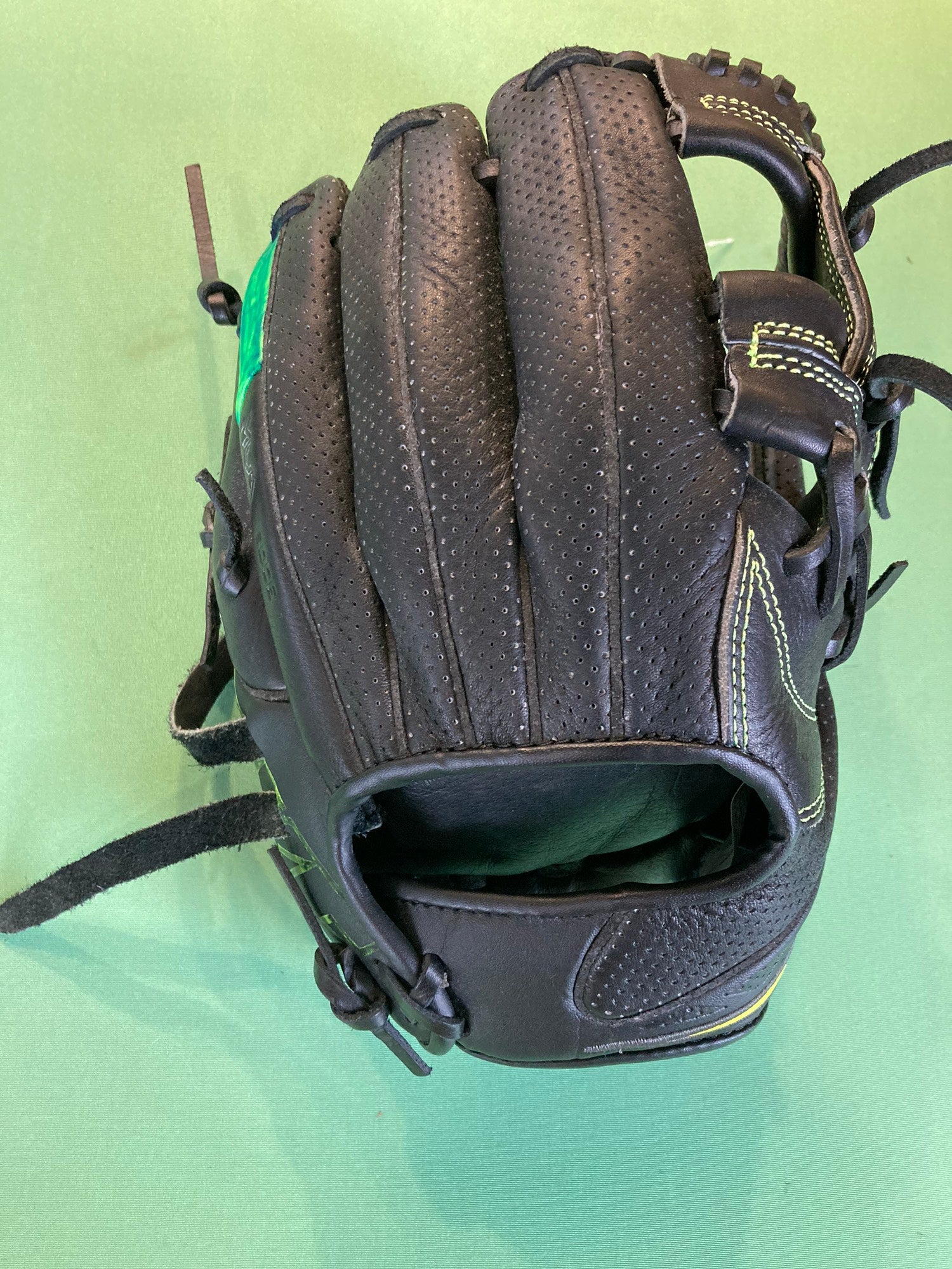 美品NIKE MVP EDGE 一般軟式用 グローブ 美品NIKE MVP EDGE 一般軟式