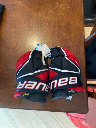 New  Bauer 13" Vapor Hyperlite Gloves