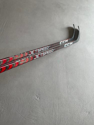 *2 Pack* of New Junior CCM Jetspeed FT5 Pro Right Handed Hockey Stick 50 Flex P90TM
