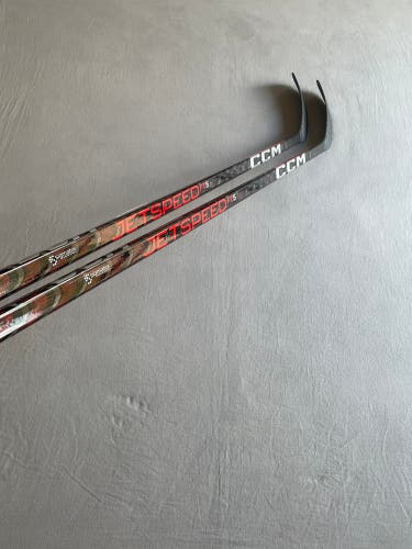 *2 Pack* of New Senior CCM Jetspeed FT5 Right Handed Hockey Sticks 80 Flex P29