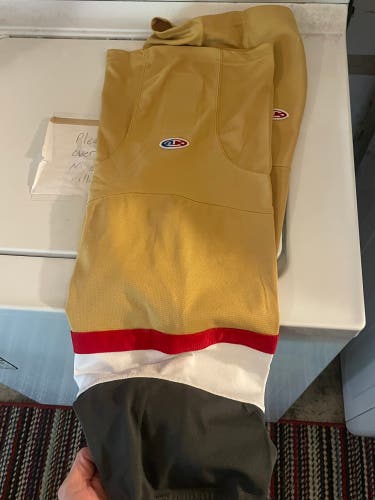 Gold Used Senior Athletic Knit Socks